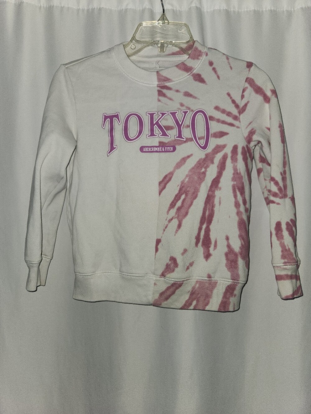 White & Pink Tie-Dye 'TOKYO' Crewneck Sweatshirt #graphic #cozy #boho #Y2K #fall